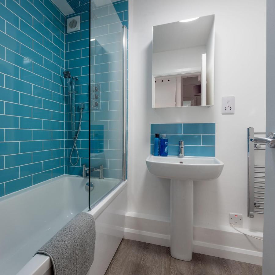 Riverside Apartment With Views And Parking Kingsbridge  Exterior photo